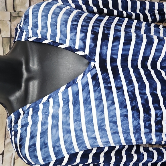 Blue Curl Beach Cover-up - Picture 4 of 7